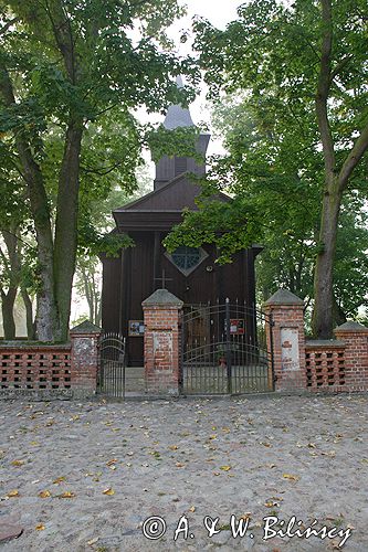 Czarne zabytkowy kościół drewniany powiat Lipno