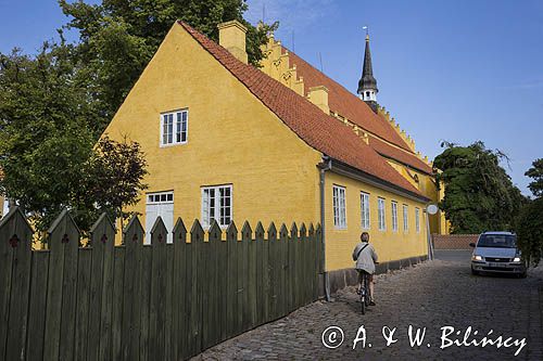 Zaułek, uliczka w Faaborg na wyspie Fyn, Fionia, Archipelag Południowej Fionii, Dania