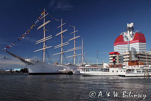 Lilla Bommens Hamn, Skanskaskrapan, Barken Viking, Goteborg, Szwecja