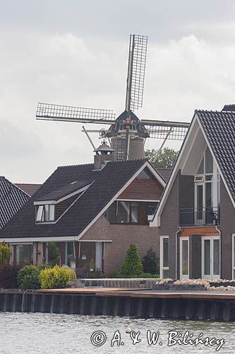 Gouda, Holandia, nabrzeże i wiatrak