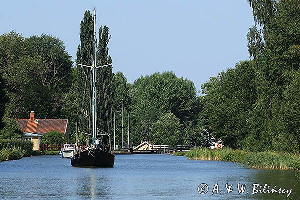 na kanale Gota pomiedzy Lyrestad a Sjotorp, Szwecja