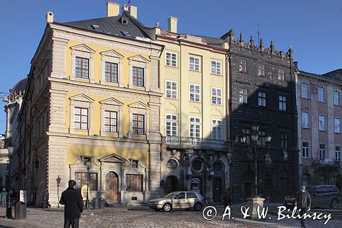 Lwów, Kamienice Bandinellich i Czarna