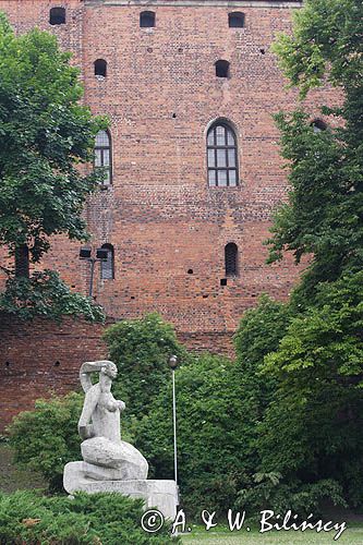 Olsztyn, w parku na podzamczu