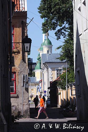 zaułek i cerkiew św. Katarzyny w Parnu, Parnawa, Estonia Katherine church in Parnu, Estonia