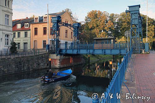 most w Plau am See, Pojezierze Meklemburskie, Meklemburgia-Pomorze Przednie, Niemcy