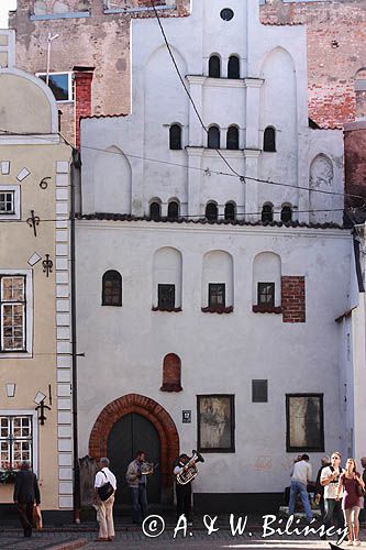 Ryga, jedna z kamienic Trzej Bracia,Tris brali, Stare Miasto, Łotwa
