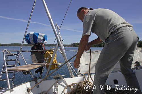 podnoszenie kotwicy, Zatoka Dyviken na wyspie Orno, Szkiery Szwedzkie, Archipelag Sztokholmski, Szwecja