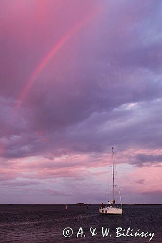 Jacht przy wyspie Samso koło portu Langor, Kattegat, Dania